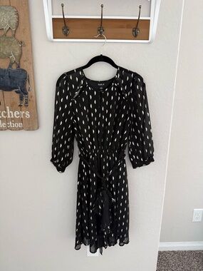 Allen B. By Allen Schwartz Black & Gold Printed Tie-Waist Midi Dress